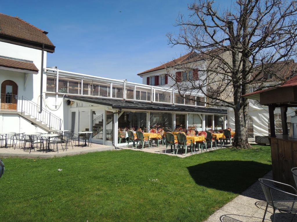 Hotel Du Port - Free Parking - Breakfast Included Estavayer-le-lac Exteriör bild